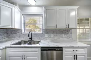 12127 Palmton St, Houston, TX 77034 - Photo 7