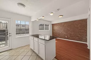 527 N Post Oak Ln, Houston, TX 77024 - Photo 13