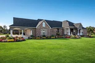 9018 Water Point Dr, Beach City, TX 77523 - Photo 3