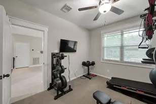 94 N Cochrans Green Cir, The Woodlands, TX 77381 - Photo 21