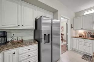 94 N Cochrans Green Cir, The Woodlands, TX 77381 - Photo 13