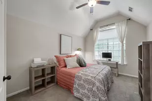 94 N Cochrans Green Cir, The Woodlands, TX 77381 - Photo 35