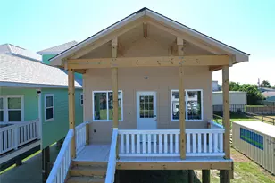 1041 15th St, San Leon, TX 77539 - Photo 1