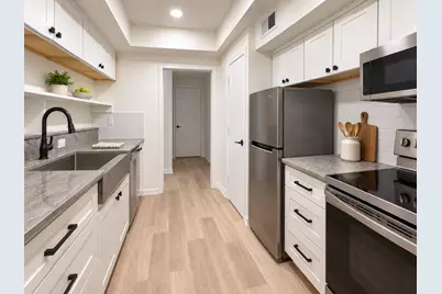 3131 Southwest Freeway #C35, Houston, TX 77098 - Photo 5