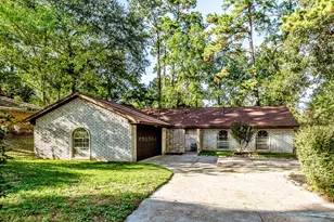323 Parkhill St, Huntsville, TX 77340 - Photo 17