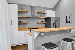 1044 Sunset Circle W, Crystal Beach, TX 77650 - Photo 19