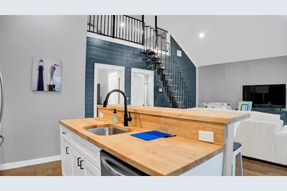 1044 Sunset Circle W, Crystal Beach, TX 77650 - Photo 25