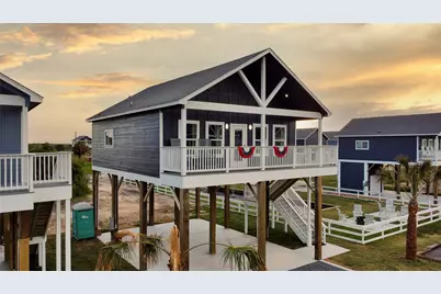 1044 Sunset Circle W, Crystal Beach, TX 77650 - Photo 1