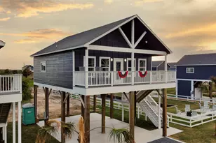 1044 Sunset Circle W, Crystal Beach, TX 77650 - Photo 1