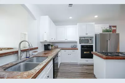 12749 Lake Conroe Hills Drive, Willis, TX 77318 - Photo 11