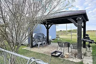 98 Dog Fish Dr, Palacios, TX 77465 - Photo 3