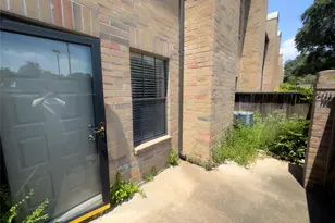 9800 Pagewood Ln, Houston, TX 77042 - Photo 19