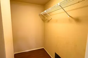 9800 Pagewood Ln, Houston, TX 77042 - Photo 11