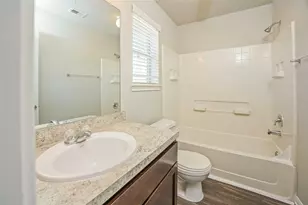 9718 Floria Ct, Houston, TX 77044 - Photo 13