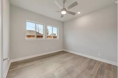 210 Sweetwater Rill Drive, Conroe, TX 77304 - Photo 15