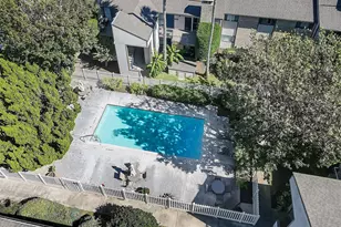 7134 N Holiday Dr, Galveston, TX 77550 - Photo 5