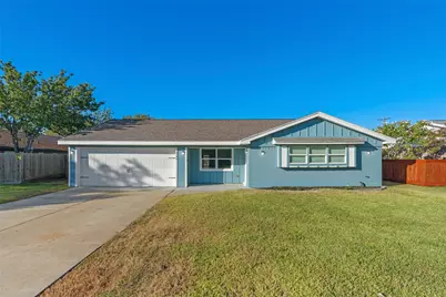 2106 22nd Avenue N, Texas City, TX 77590 - Photo 1