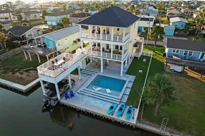 16515 Nassau Way, Jamaica Beach, TX 77554 - Photo 1