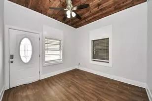 1213 28th St, Galveston, TX 77550 - Photo 9