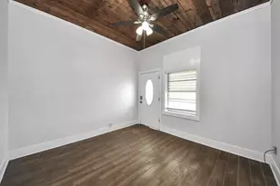 1213 28th St, Galveston, TX 77550 - Photo 21