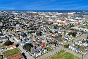 1213 28th St, Galveston, TX 77550 - Photo 39