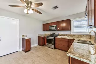 311 S Kansas St, La Porte, TX 77571 - Photo 11