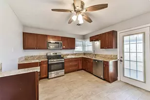 311 S Kansas St, La Porte, TX 77571 - Photo 9