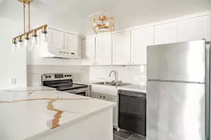 7510 Hornwood Dr, Houston, TX 77036 - Photo 9