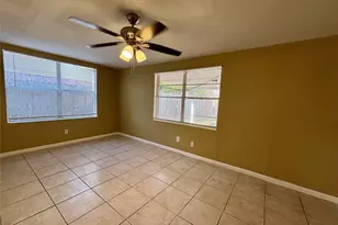 3902 Heatherbloom Dr, Houston, TX 77045 - Photo 9