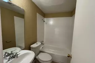 3902 Heatherbloom Dr, Houston, TX 77045 - Photo 11