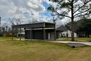 5903 4th St, Danbury, TX 77534 - Photo 5