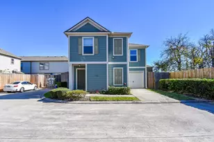 1702 Redwing Pines Dr, Houston, TX 77009 - Photo 3