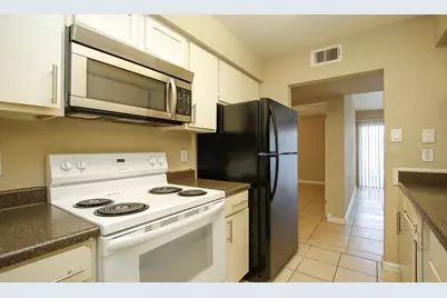 2822 S Bartell Drive #H6, Houston, TX 77054 - Photo 5