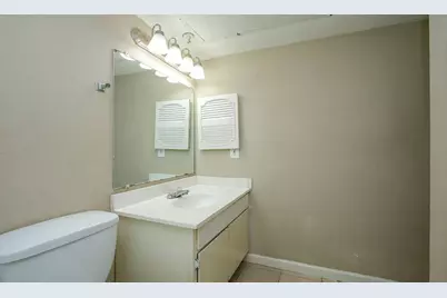 2822 S Bartell Drive #H6, Houston, TX 77054 - Photo 13