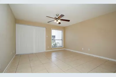 2822 S Bartell Drive #H6, Houston, TX 77054 - Photo 7