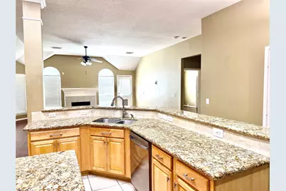 4914 Surrey Park Circle, Katy, TX 77494 - Photo 7