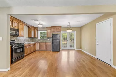 340 Warner, Bridge City, TX 77611 - Photo 5