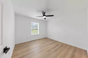 815 Lyle W Ave, Cleveland, TX 77327 - Photo 13