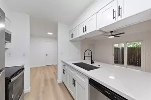 815 Lyle W Ave, Cleveland, TX 77327 - Photo 9