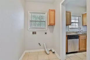 5007 Polk St, Houston, TX 77023 - Photo 7