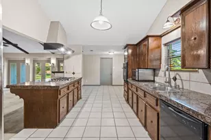1110 Cheshire Ln, Houston, TX 77018 - Photo 11