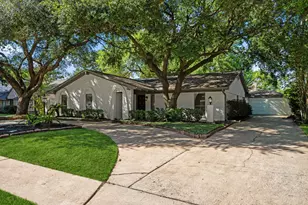 1110 Cheshire Ln, Houston, TX 77018 - Photo 1