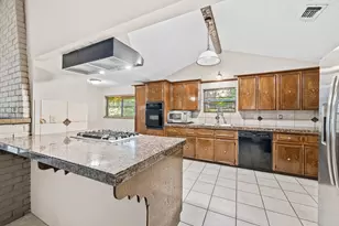 1110 Cheshire Ln, Houston, TX 77018 - Photo 9