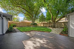 1110 Cheshire Ln, Houston, TX 77018 - Photo 33