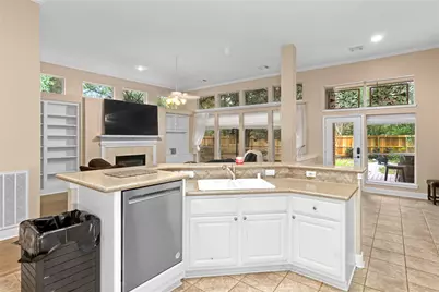 2 Surrey Run Place, The Woodlands, TX 77384 - Photo 15