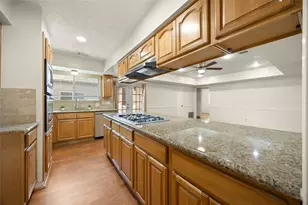 3107 Pecan Point Dr, Sugar Land, TX 77478 - Photo 7