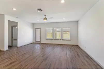 29318 Hoelzen Hollow Drive, Katy, TX 77494 - Photo 17