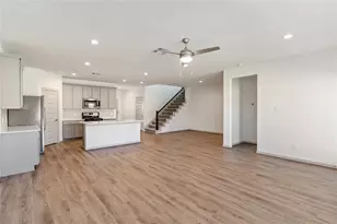 29318 Hoelzen Holw Dr, Katy, TX 77494 - Photo 9
