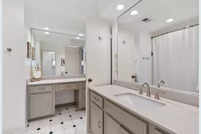 1811 Briarpark Drive, Houston, TX 77042 - Photo 19