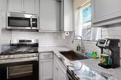 201 E Oak Street, Deer Park, TX 77536 - Photo 9